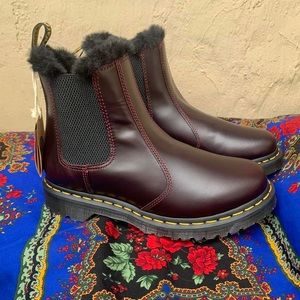Dr. Martens 2976 Leonore faux fur lined Chelsea boot (8.5W)